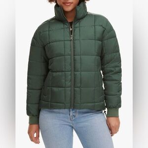 Levi’s Women’s Box Quilted Puffer Jacket Green Size M NWT